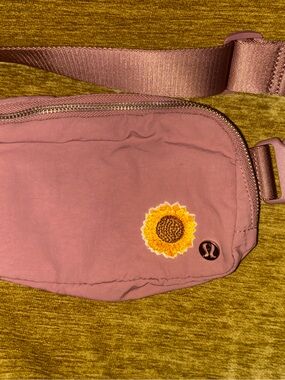 lululemon everywhere belt bag pink clay Crossbody 1L lululemon athletica | Bags |